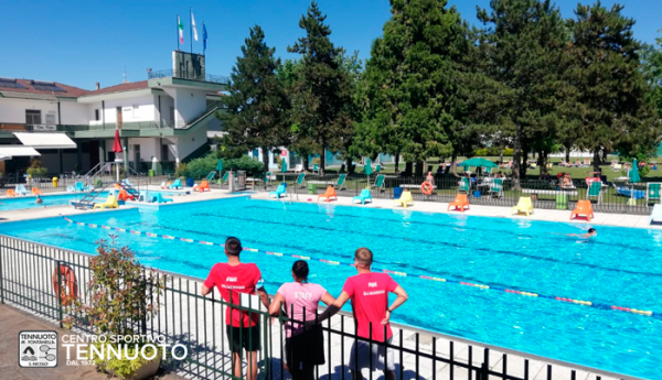 Piscina scoperta Tennuoto