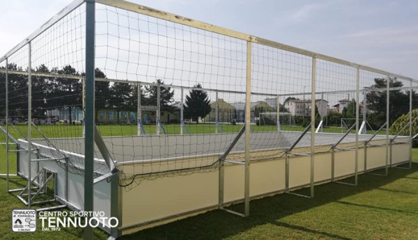 Calcio in gabbia Tennuoto